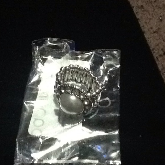 Ring - Picture 2 of 2